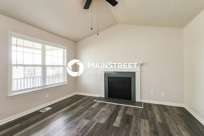 Foto del edificio - 3 Bedroom Pet-Friendly Home in LOUISVILLE,...