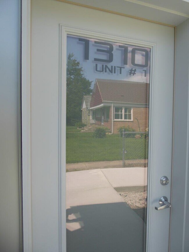 Building Photo - 1310 Hartrey Ave