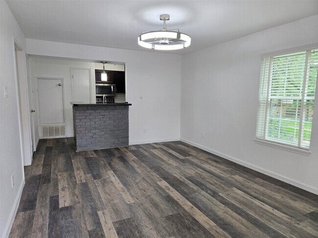 Foto del edificio - 839 Wax Myrtle Ln