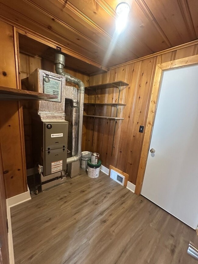 Building Photo - W3699 Springfield Rd