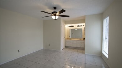 Building Photo - 9102 Benthos Dr