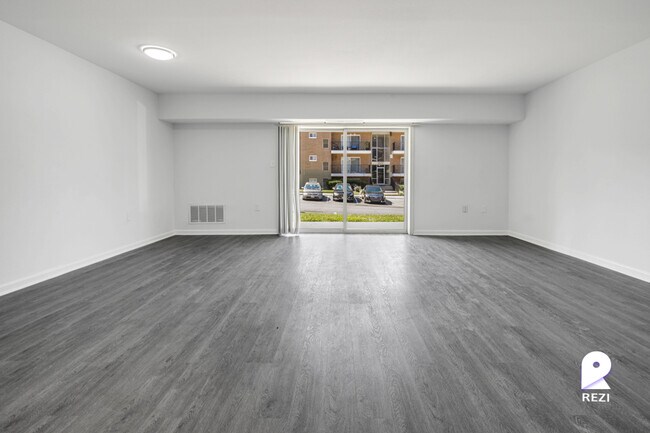 Foto del edificio - 6523 Hil-Mar Dr