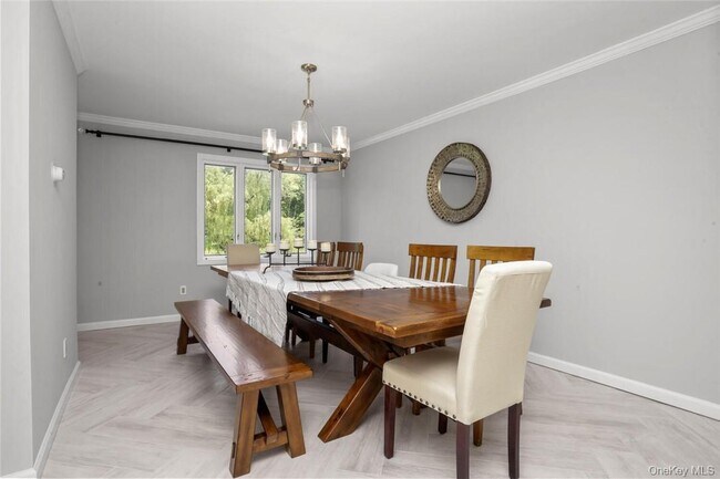 Foto del edificio - 613 Horsepound Rd