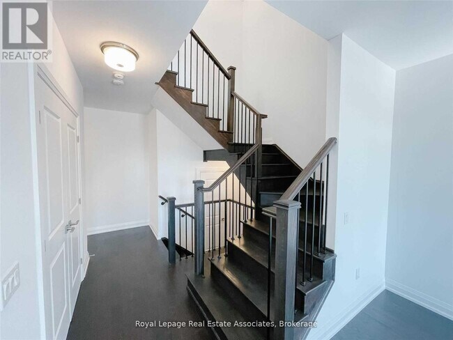 Photo du bâtiment - 4121 Hillsborough Cres