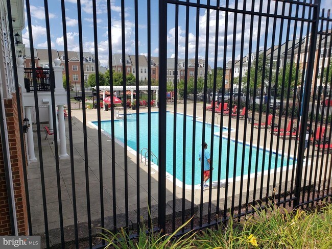 Foto del edificio - 5606 Auth Way
