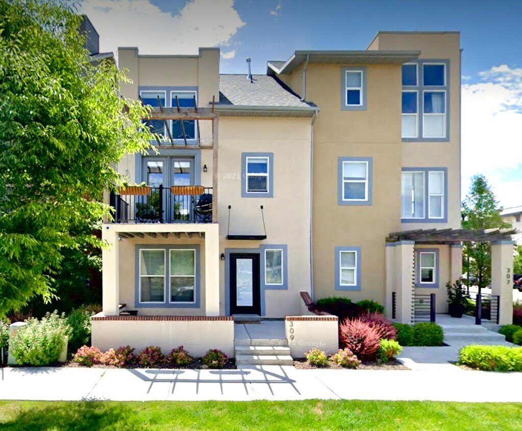 Primary Photo - 309 Park Blvd