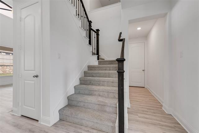Foto del edificio - 409 Cottontail Ln