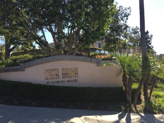 Building Photo - 24545 El Alicante Building Photo - 24545 El Alicante