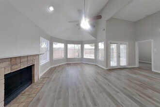 Building Photo - 16027 Hidden Acres Dr