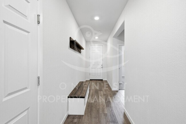 Foto del edificio - Stunning 4-bedroom, 3-bathroom single-level home in the desirable Edgewater community of Marysville