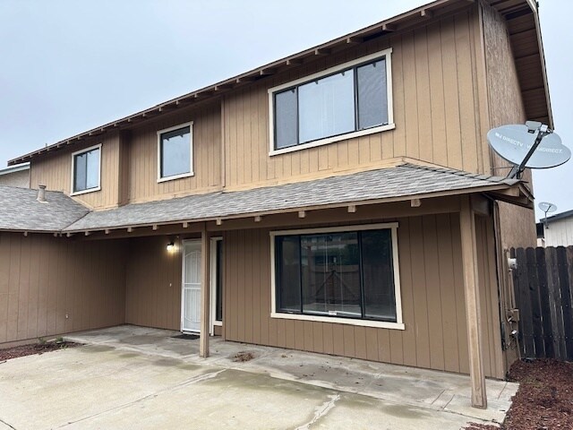 Foto del edificio - 1921 Bridgewood Way