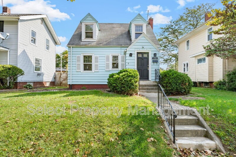 Foto principal - 1202 N Anthony Blvd