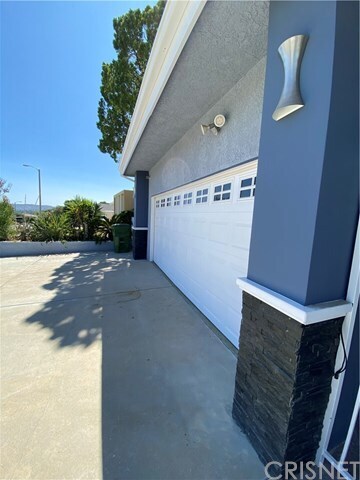 Building Photo - 6733 Vickiview Dr