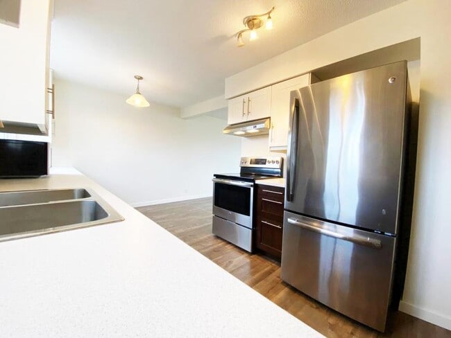 Building Photo - 3 bedroom in Prince George BC V2M 1C6