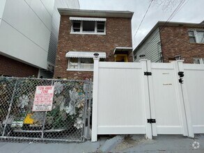 Building Photo - 28 McAdoo Ave
