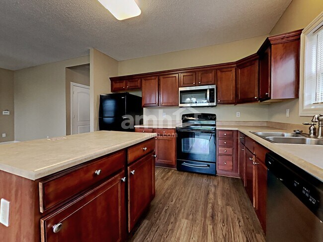 Building Photo - 1112 Sassafras Trl