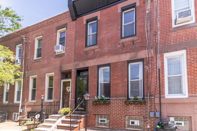 Foto del edificio - 2545 Cedar St