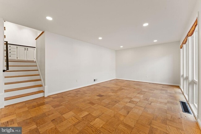 Photo - 6337 Beryl Rd House