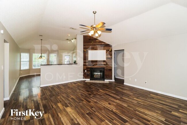 Foto del edificio - 1097 Red Fern Cir W