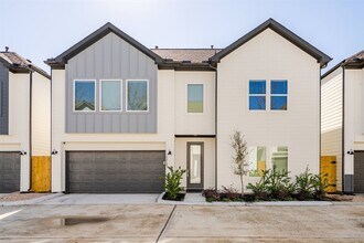 Building Photo - 2618 Huntington Creek Ln