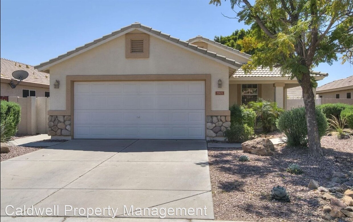 Primary Photo - 3 br, 2 bath House - 7921 W. Frank Ave.