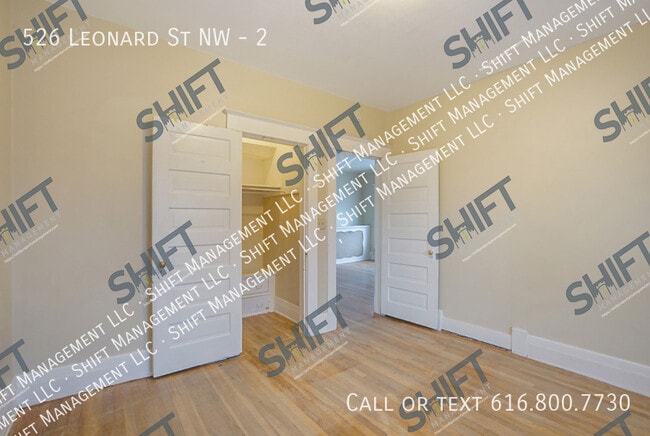 Foto del edificio - 526 Leonard St NW
