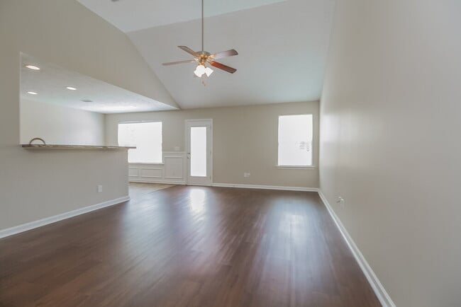 Foto del edificio - 2133 Longhunter Chase Dr