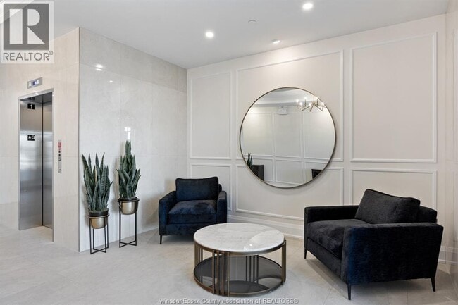 Building Photo - 1740 Sprucewood Ave