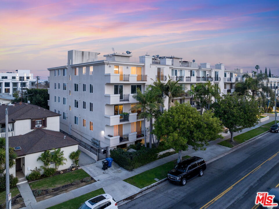 Primary Photo - 1450 S Beverly Dr