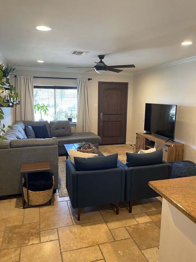 Foto principal - 7614 E Avalon Dr