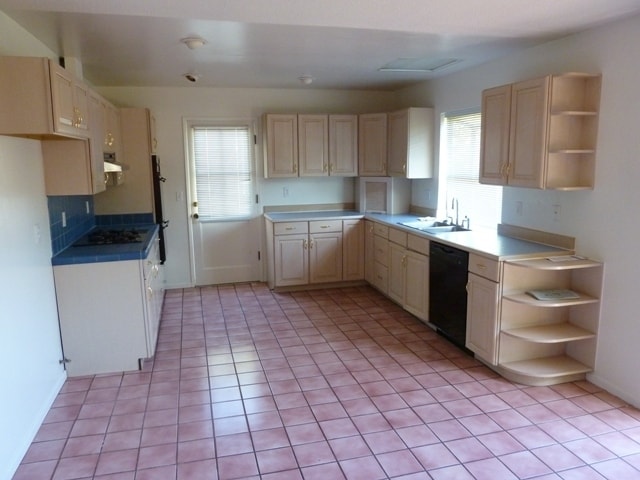 Building Photo - 380 Santa Barbara Shores Dr