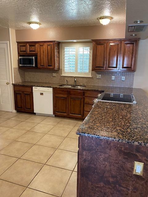 Building Photo - 2824 Wedgewood Dr