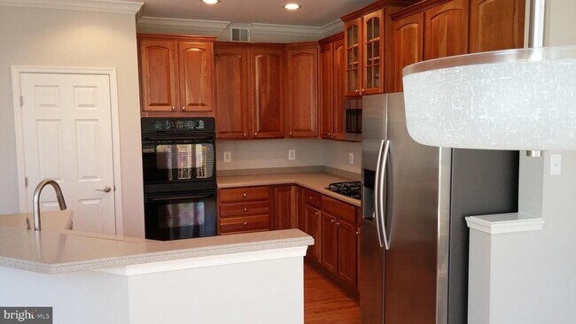 Building Photo - 15829 Bobolink Dr