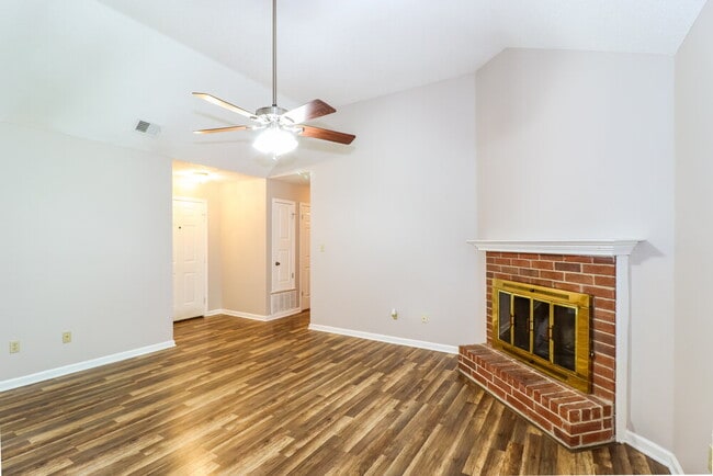 Building Photo - 9587 Daly Dr
