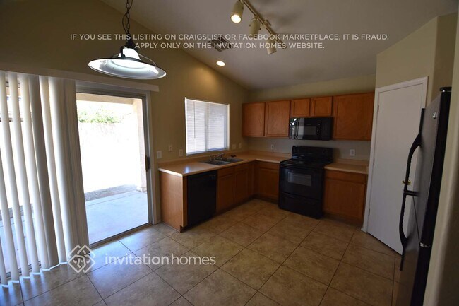 Foto del edificio - 12018 W Aster Dr