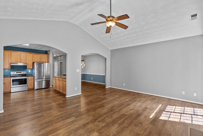 Foto del edificio - 2560 Golden Maple Dr