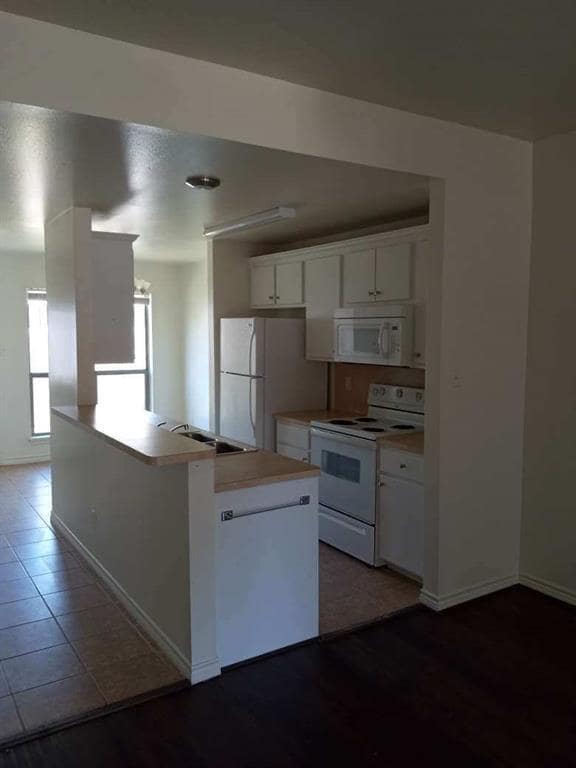 Building Photo - 718 N Marshall Ln