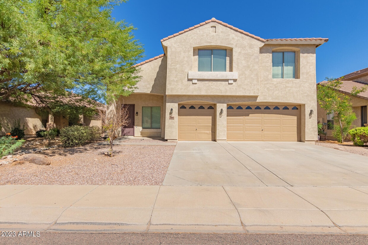 1074 E Magnum Rd, San Tan Valley, AZ 85140 House Rental in San Tan