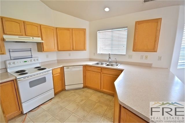 Primary Photo - 1645 W Vivante Way