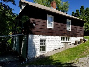 Building Photo - 377 Gilmore St