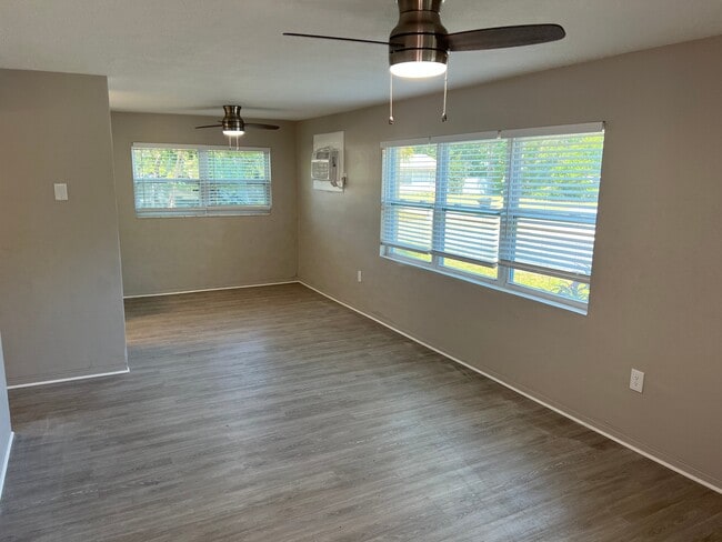 Foto del edificio - 1 Bed/1 Bath - Unit 4