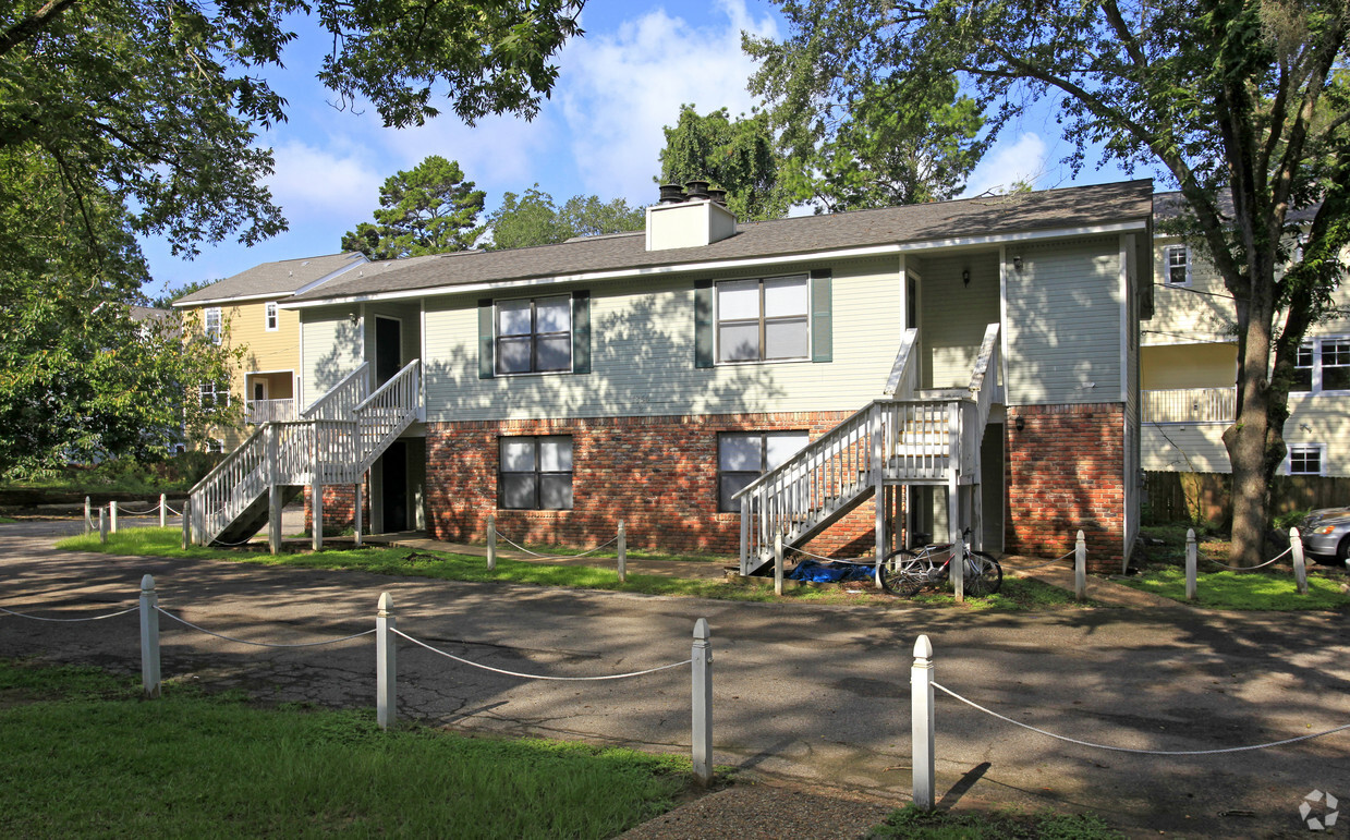 1854 Bellevue Way - Bella Vista