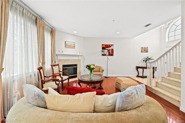 Foto del edificio - 3 br, 3 bath Condo - 1116 Fairview Ave