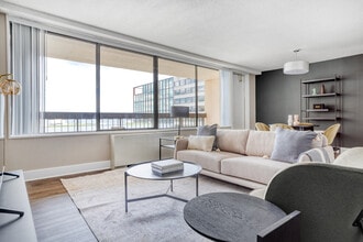 Building Photo - 1515 Richmond Hwy