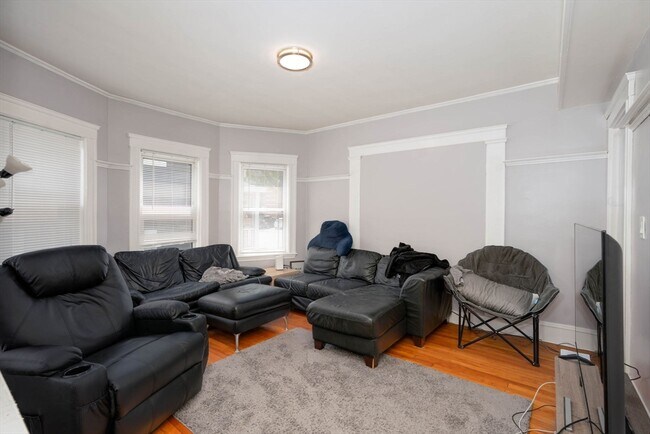 Foto del edificio - 287 Medford St