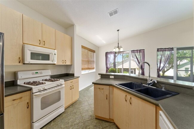 Foto del edificio - 777 Summit Greens Blvd