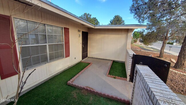 Building Photo - 332 Rio Verde Dr