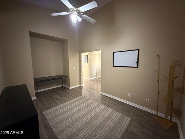 Foto del edificio - 3803 E Grandview Rd