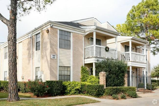 Primary Photo - 2750 Holly Hall St