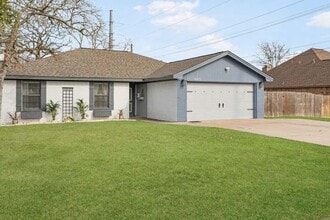Building Photo - 8205 Raintree Dr